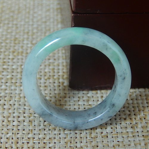 缅甸天然A货翡翠乌鸡种飘绿戒圈