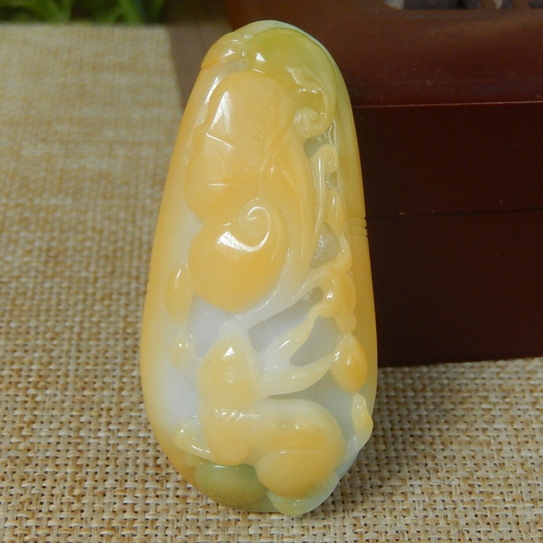 缅甸A货翡翠原石半明料玉石毛料大马坎黄翡如意兔子竹节挂件K4757