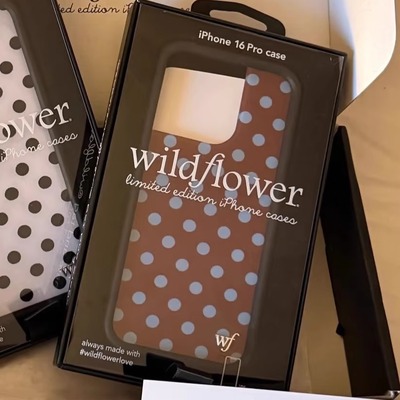 wildf野花手机壳黑底蓝波点适用iPhone15/14/13/12ProMax/Plus苹果16Pro三只小猪明星同款WF防摔爱自己17