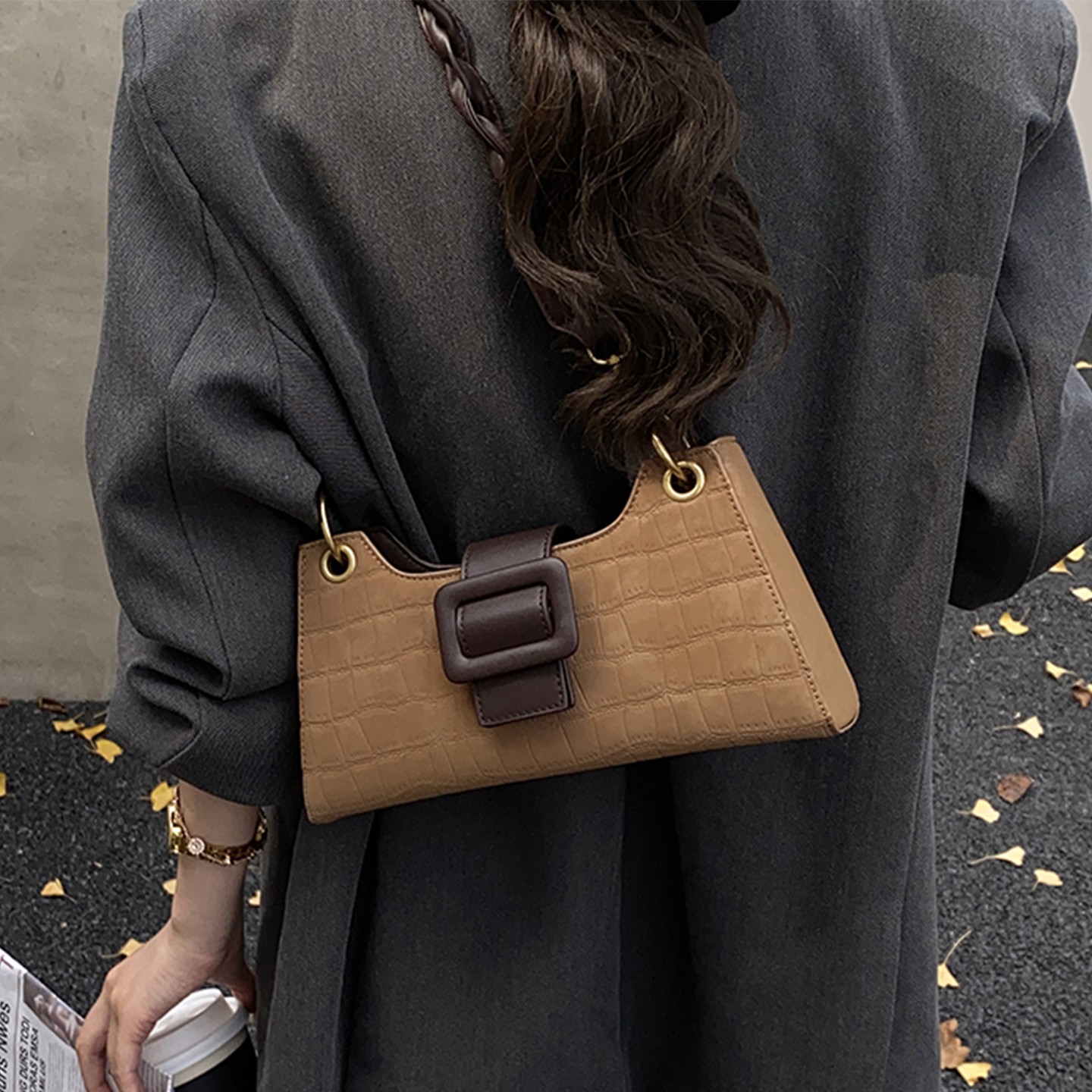 复古包包女大容量2025新款秋冬休闲斜挎包小众设计单肩腋下小方包