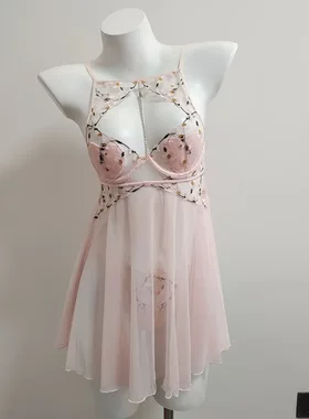 小雏菊刺绣法式性感睡衣2025新款小碎花设计感蕾丝美背吊带睡裙女