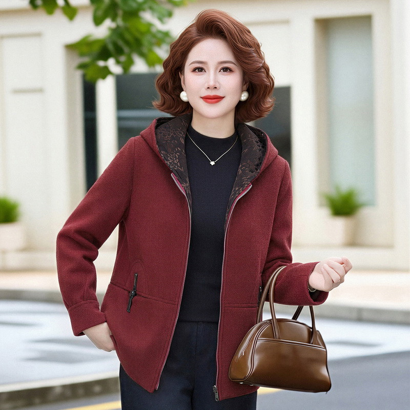 妈妈秋冬连帽毛呢外套女短款宽松大码中老年洋气印花双面呢外套