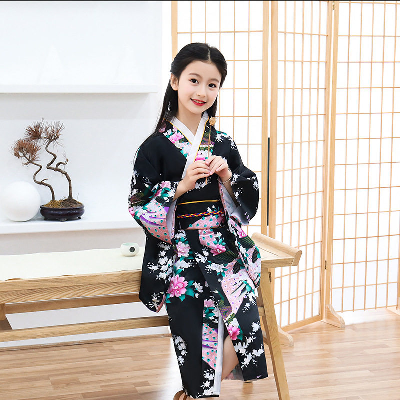 2025japanesekimonorobe