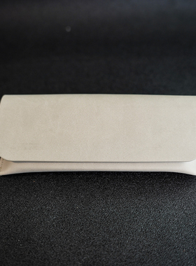 高级感灰色皮夹太阳眼镜盒 磁吸抗压翻盖墨镜收纳套软皮感便携式