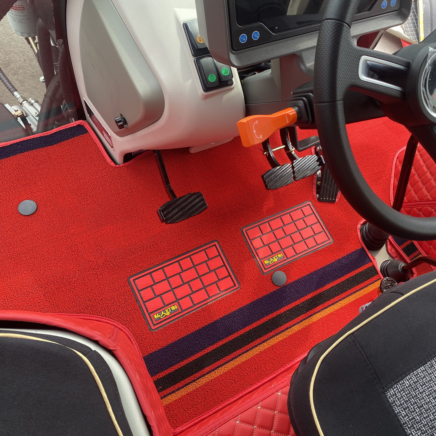 东方红拖拉机LX1800脚垫