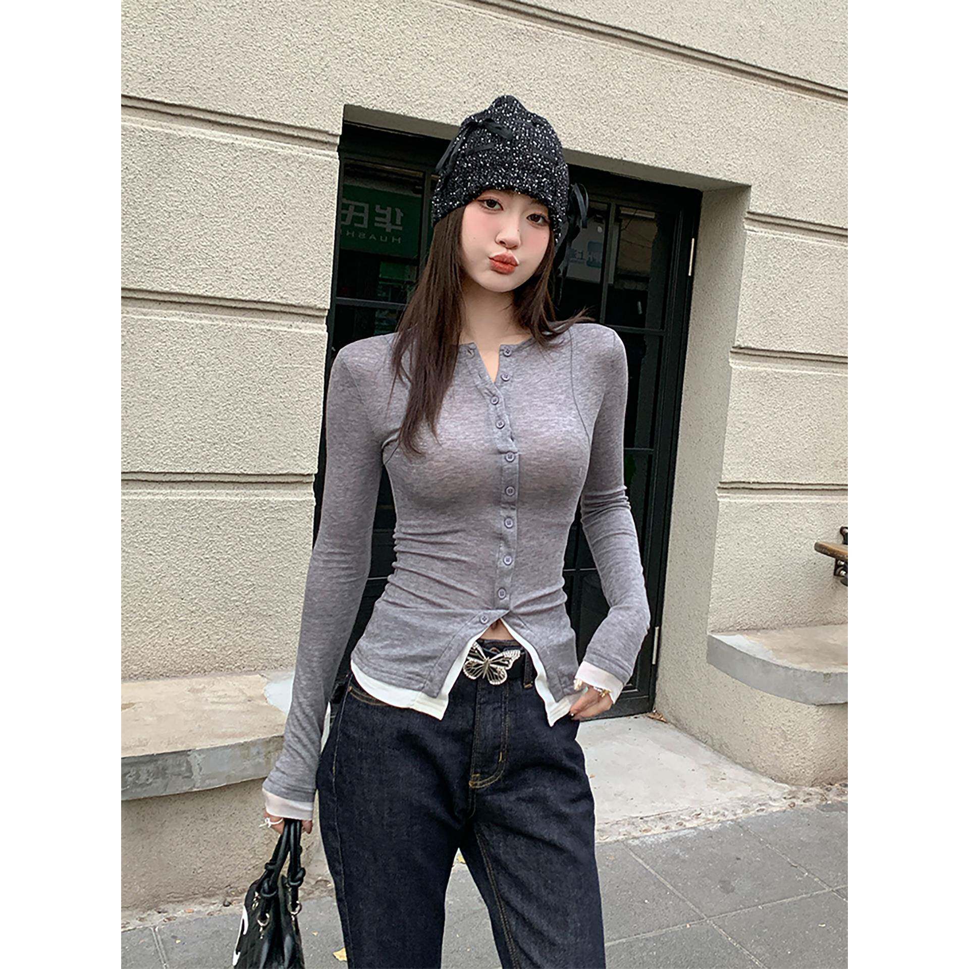 2025春秋新款假两件长袖T恤女巨好看修身显瘦法式高级感V领打底衫