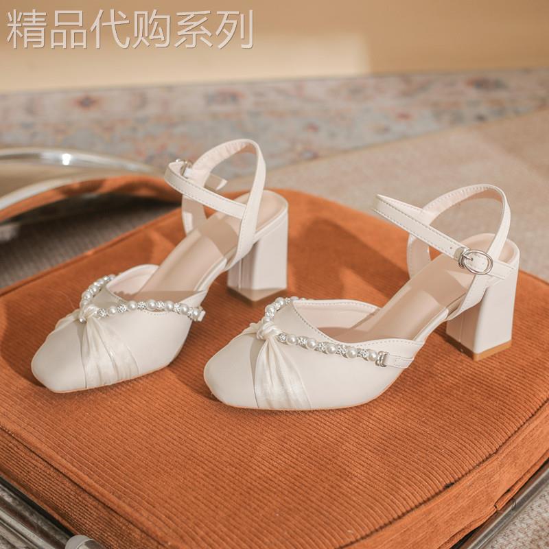 真皮包头凉鞋女夏季2026新款配裙子加宽珍珠一字带不累脚高跟凉鞋