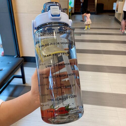 高颜值简约运动水杯大容量水壶