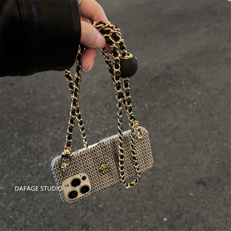 斜挎小金球山茶花织纹手提手机壳iphone14手机壳13promax气质12韩11高级感16全包防摔格纹编织