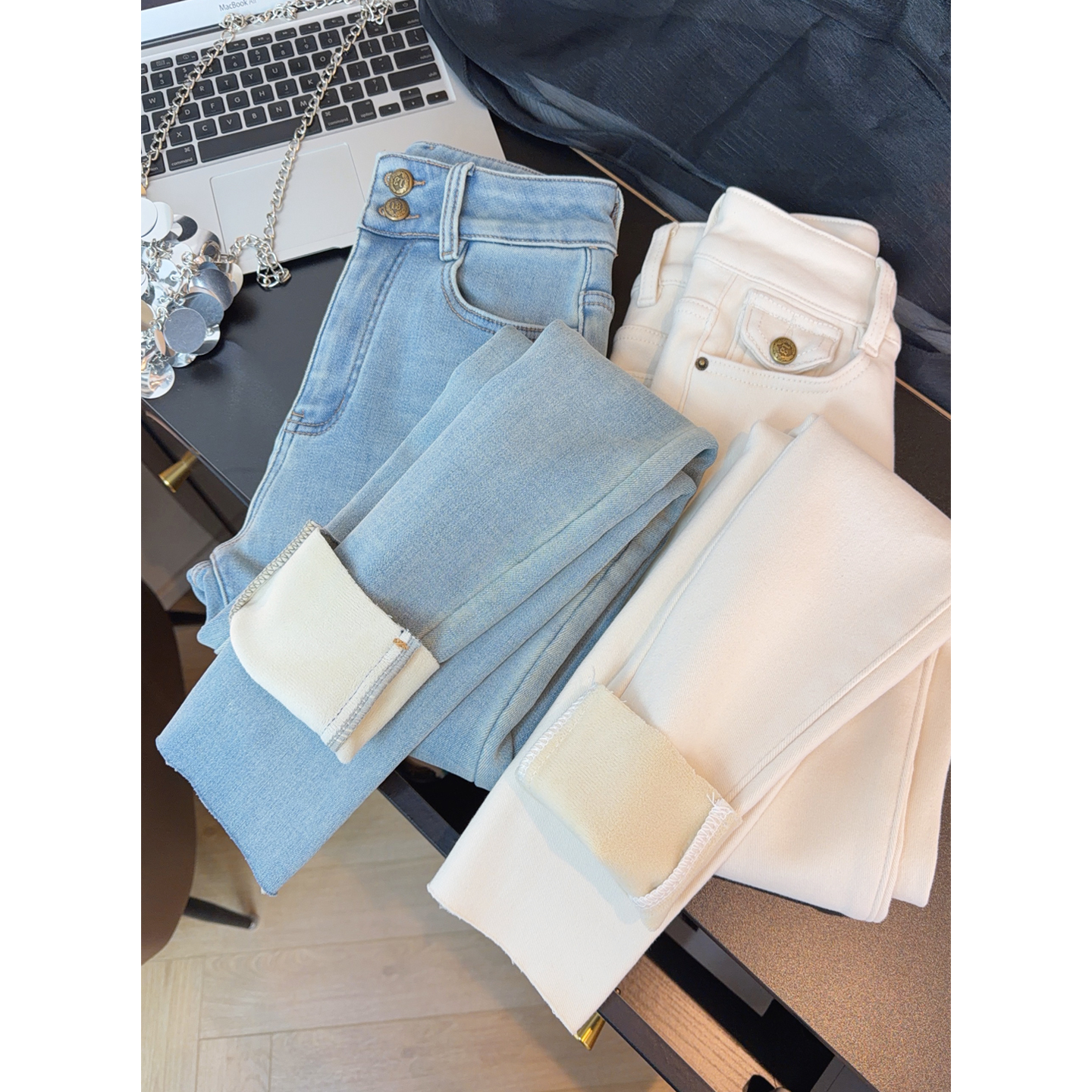 提臀翻盖口袋~米白色加绒牛仔裤