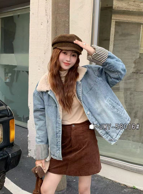 多多复古风毛领宽松短款水洗做旧拼接格纹袖口牛仔外套58016