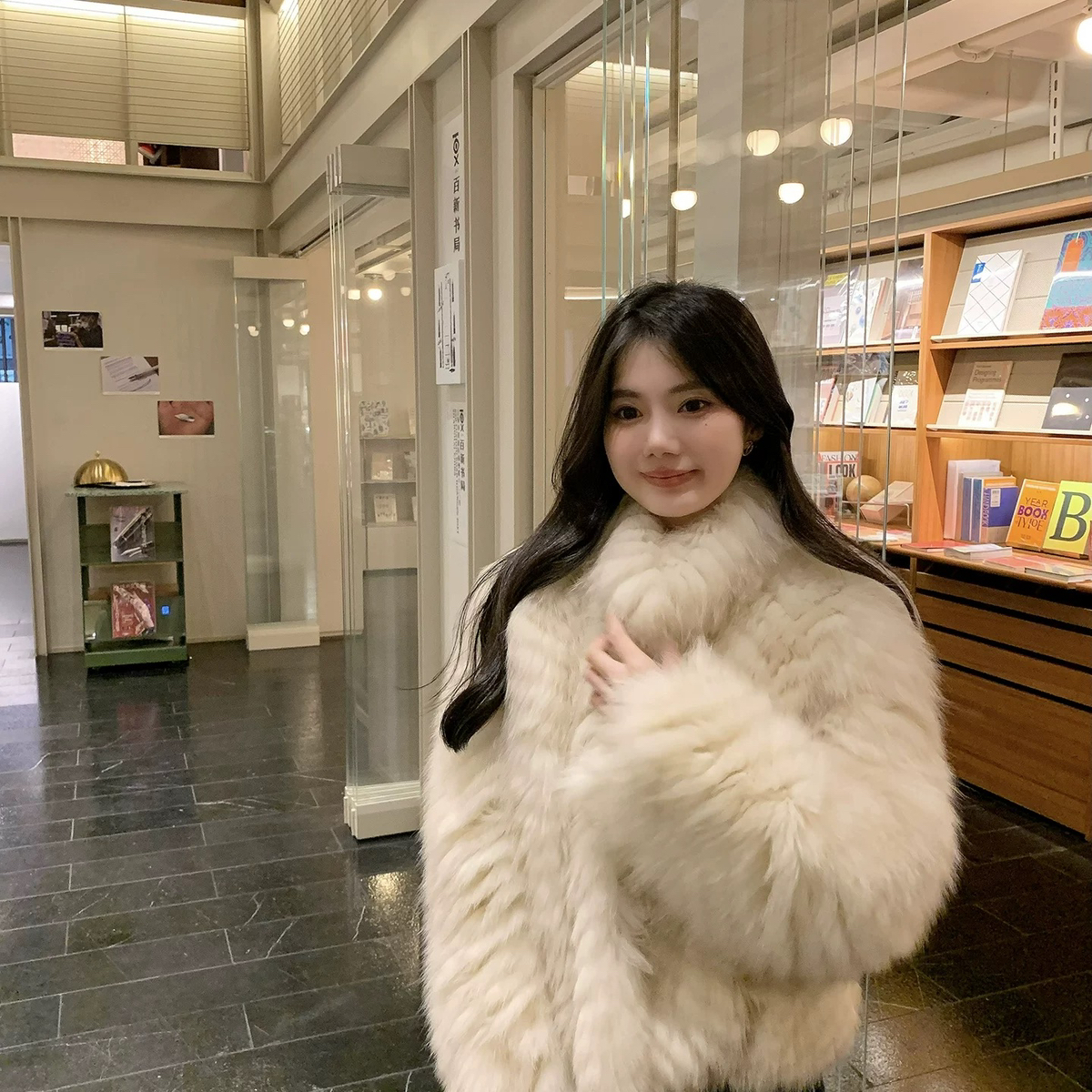 多多设计瘦保暖皮草外套（含100狐狸毛）(气质网红名媛爆款)YE282