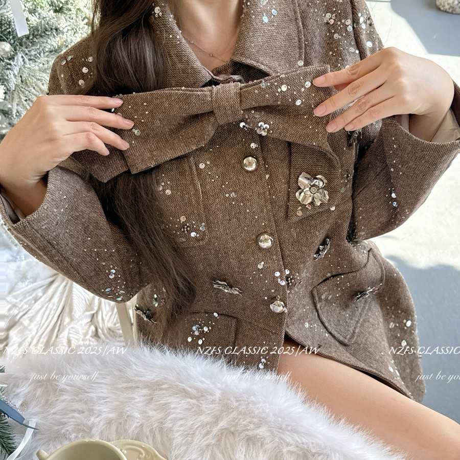 多多小众重工亮片蝴蝶结中长款保暖羽绒服外套(配胸针)9891-1