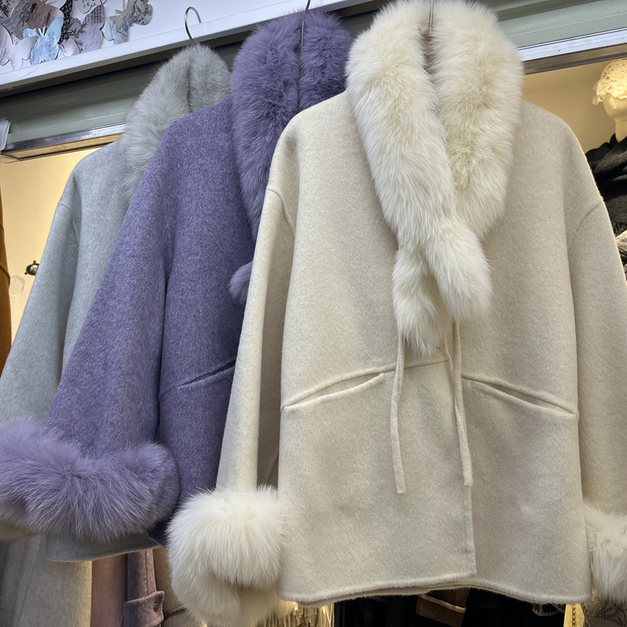 多多面羊绒斗篷式大衣休闲大衣(配可拆卸真狐狸毛毛领)88602