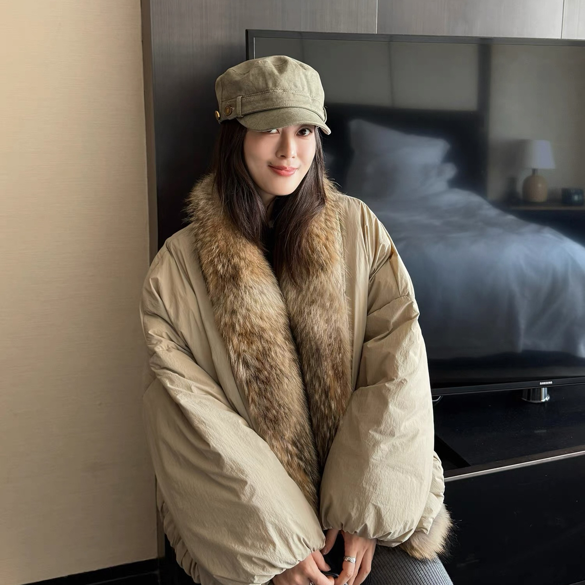 多多风鹅绒内胆休闲派克羽绒服配毛领郊狼皮毛真毛可拆卸F087