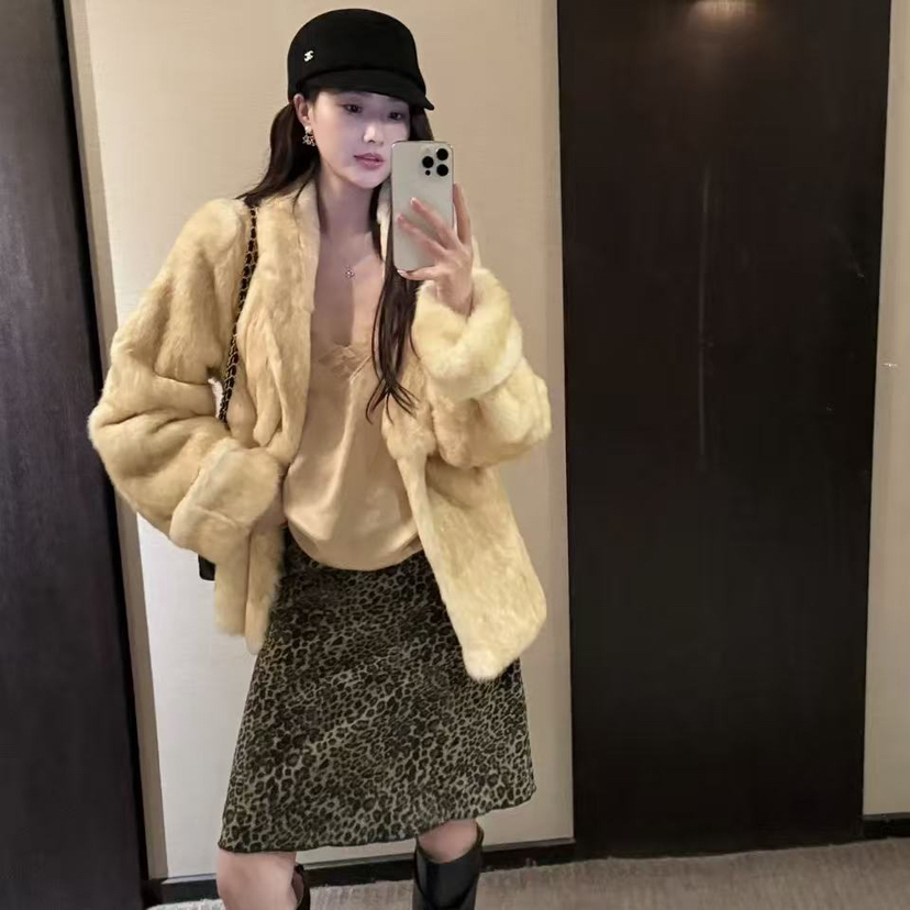 多多小众毛绒宽松洋气保暖皮草外套（含100兔毛）99161