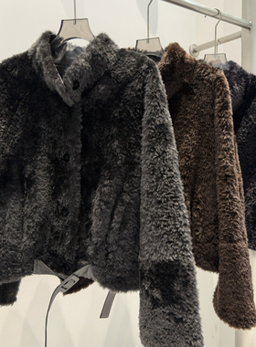多多设计冬上新高短款休闲百搭保暖皮毛一体外套FSAL122
