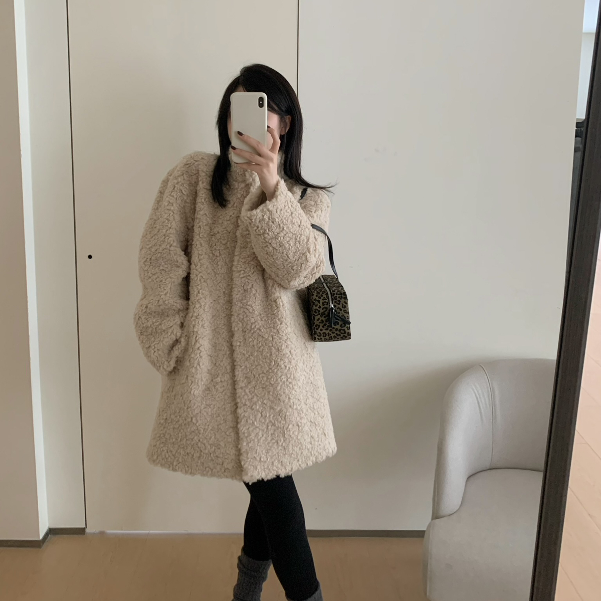 多多设计简约立领仿皮毛一体外套大衣(配包包)（含5羊毛）EP93018