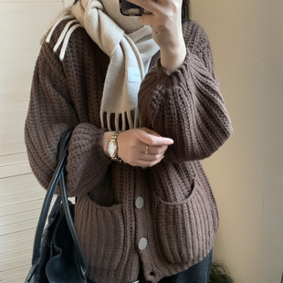 M60 多多小众设计V领粗针落肩袖 含100羊毛 外套保暖毛衣 开衫