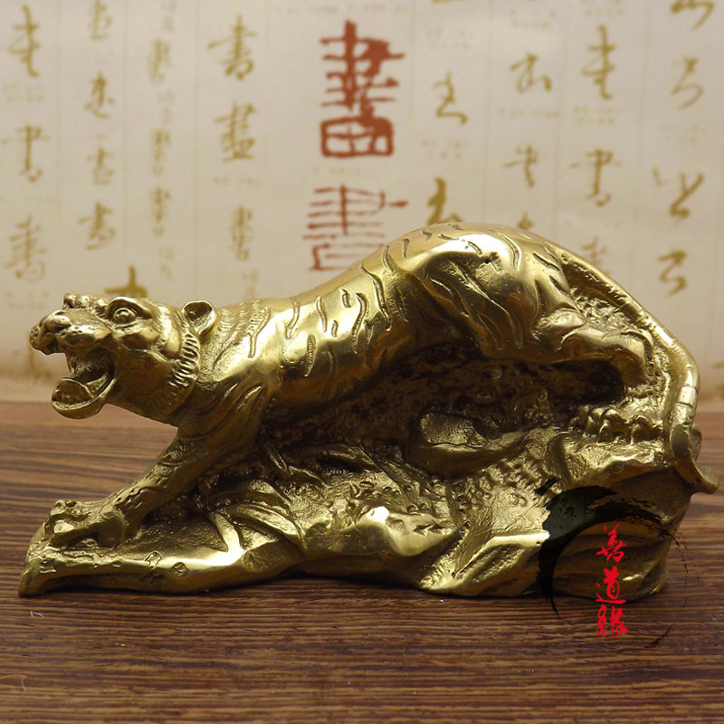 铜虎十二生肖龙蛇摆件