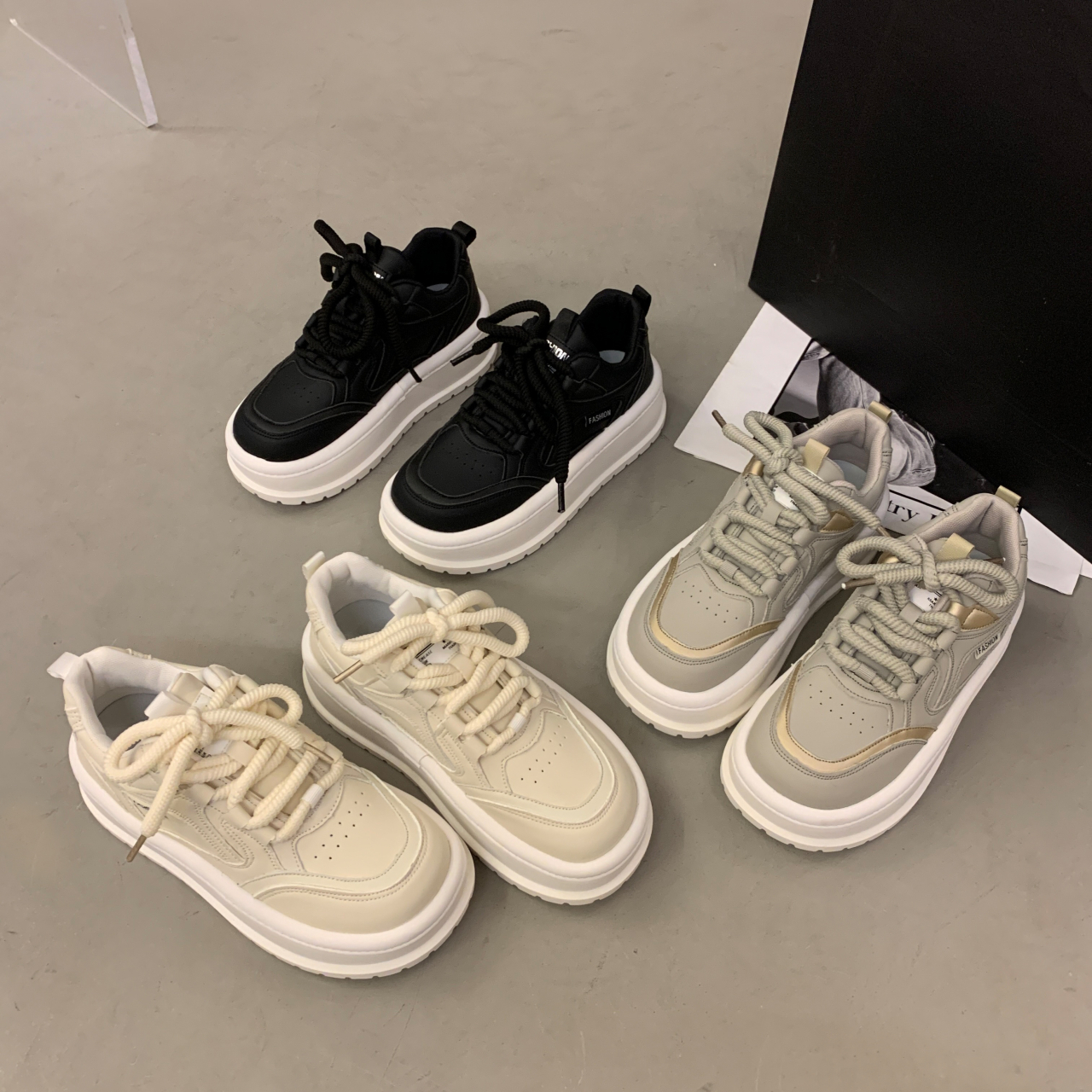 小鹿米利厚底松糕小白鞋女2025新款时尚百搭透气运动休闲舒适板鞋