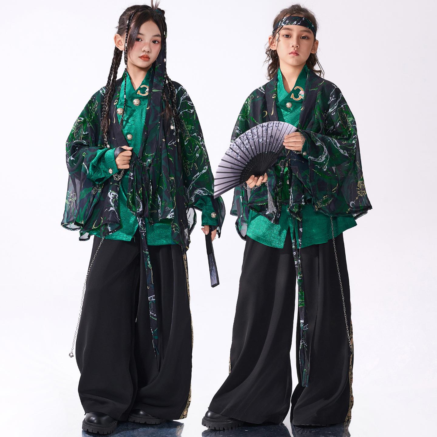 嘻哈少儿国潮舞蹈表演套装男孩