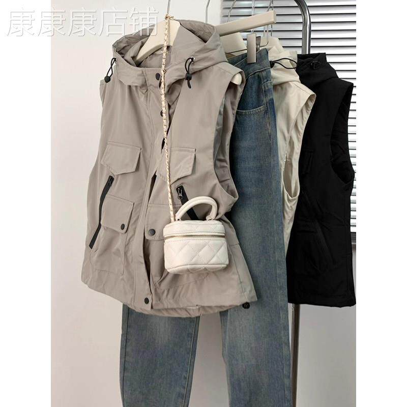 卡其色连帽工装冲锋衣马甲女春秋欧货坎肩无袖背心开衫外套上衣