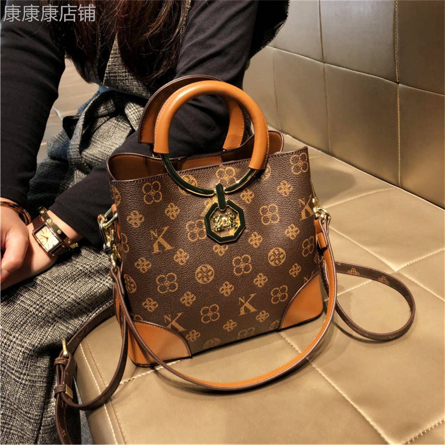 香港代购2026新款奢侈品名牌专柜正品真皮女手提水桶包单肩斜挎包