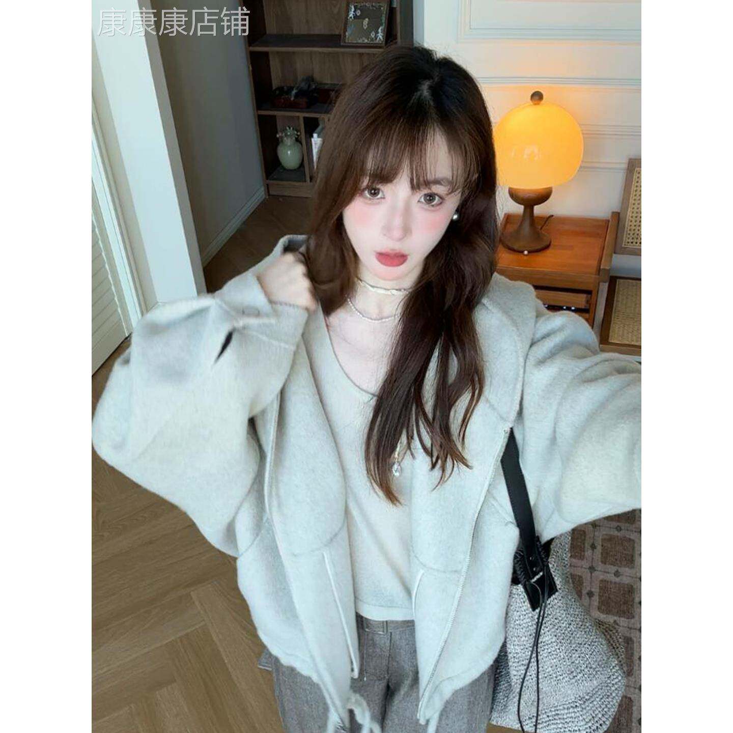 灰色连帽双面羊毛呢子大衣女2025秋季新款高级感穿搭短款毛呢外套