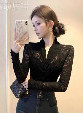 深v领性感黑色蕾丝打底衫女春季2026新款皮草内搭小香风绝美上衣