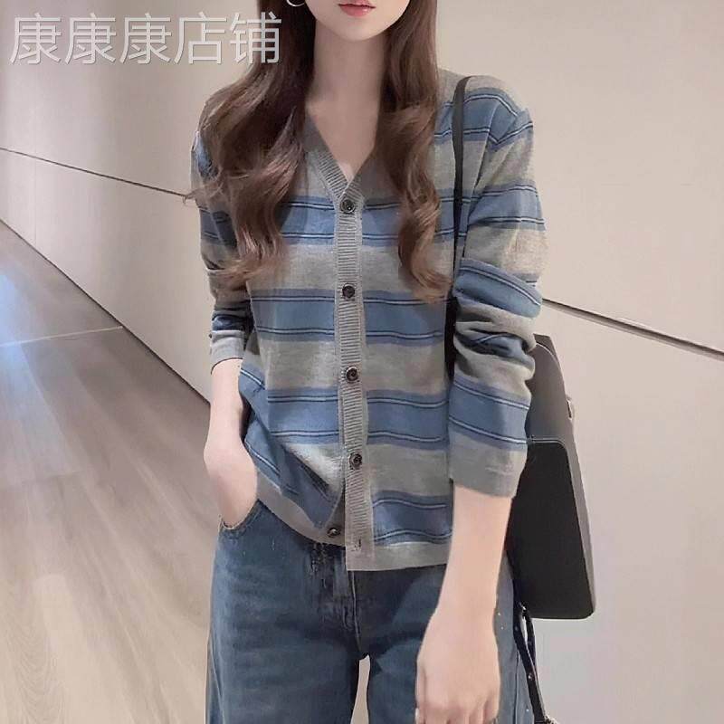 复古条纹V领针织开衫女春秋新款大尺码撞色设计感显瘦减龄毛衣