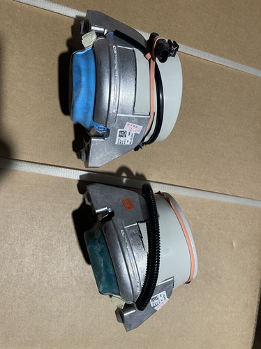 适用于奔驰S级E级C级GLC GL GLE GLS 大G发动机支架 发动机机脚胶