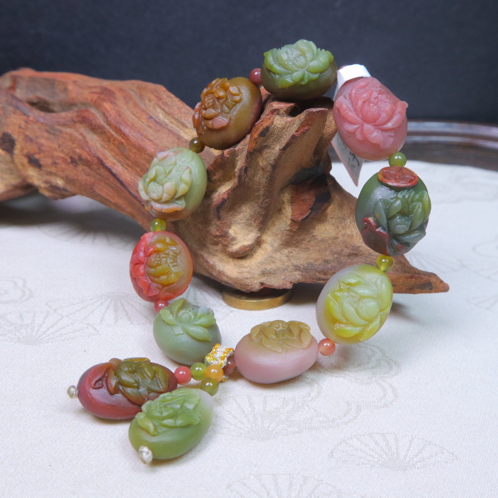 盐源玛瑙手串俏色巧雕梅花鹿手串蛋蛋收藏级别送闺蜜朋友同事礼物,珠宝/钻石/翡翠,手饰,淘宝优惠券,粉丝福利购,淘宝优惠卷