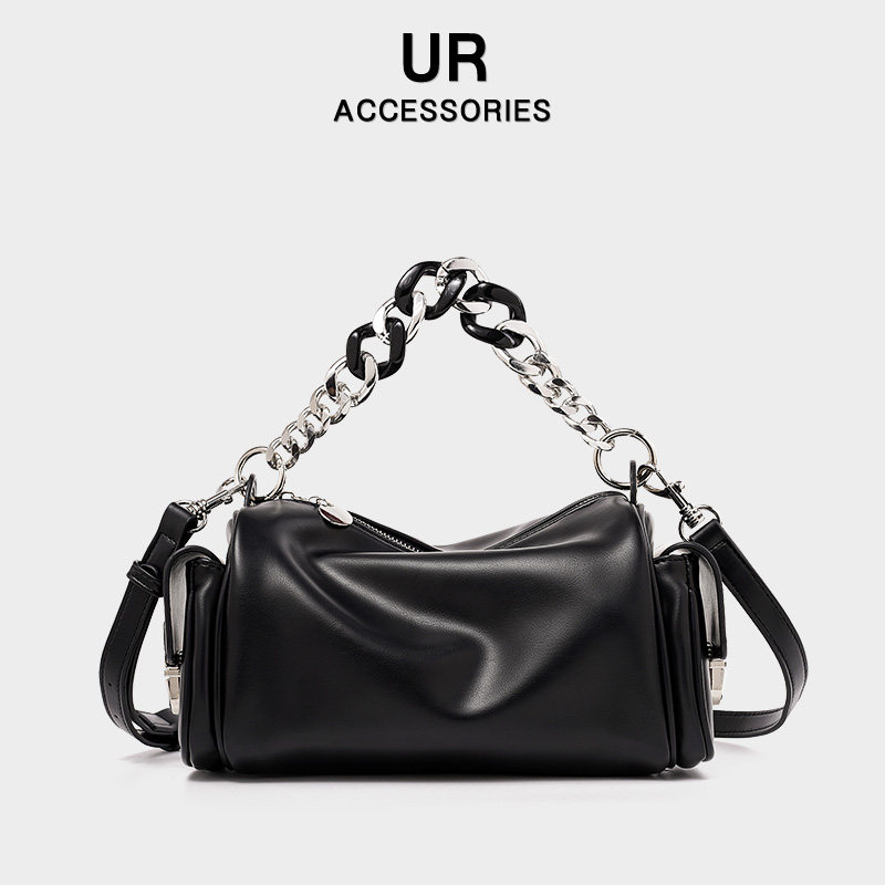 UR波士顿包包女新款2023女士甜酷风机车包手提链条斜挎包软皮女包