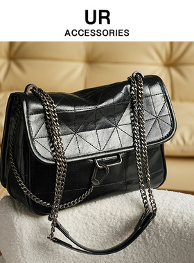 UR包包2025新款女包欧美风流浪包大容量朋克风斜挎包带隔层通勤包