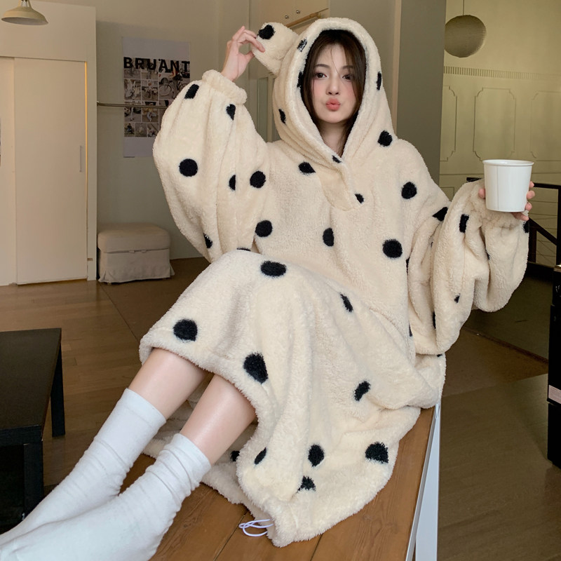 珊瑚绒睡袍女款秋冬季加厚2024新款网红风波点连帽长版家居服睡衣