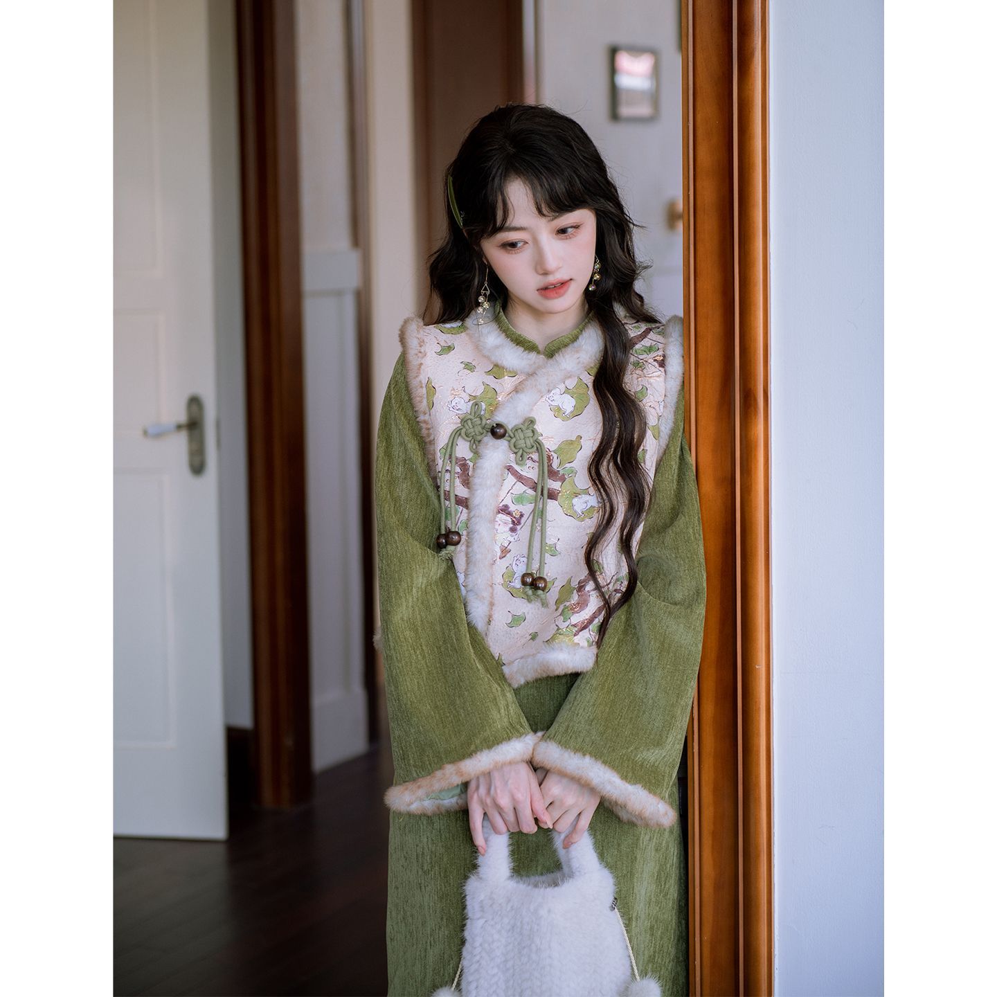 2025新中式复古国风年轻旗袍秋冬