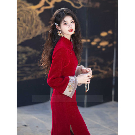 新中式红色旗袍敬酒服新娘2025新款高端修身冬季加绒加厚订婚拜年