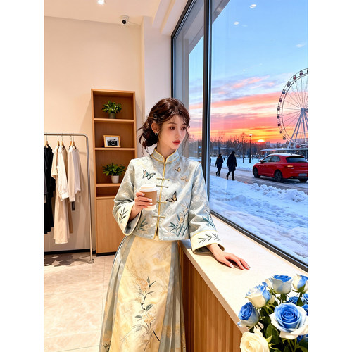 2025年秋冬款清冷感复古百搭改良