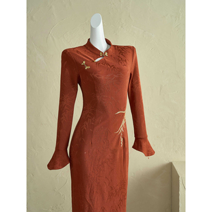 精致休闲新中式轻国风女装2025年新款冬季红色气质刺绣改良旗袍裙