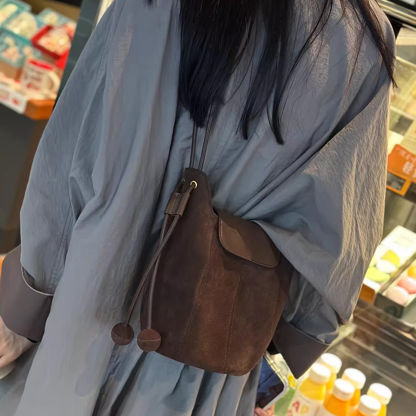 水桶包包女2025新款磨砂牛皮单肩腋下包大容量南瓜包真皮斜挎女包