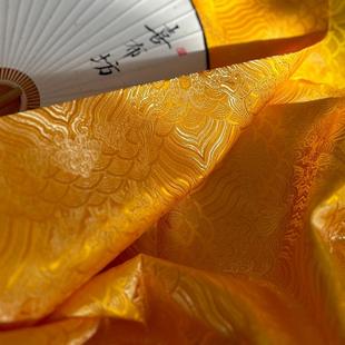 黄色海浪花宽幅150本黄织锦缎布料 桌布祭拜过年包装配饰衣服面料