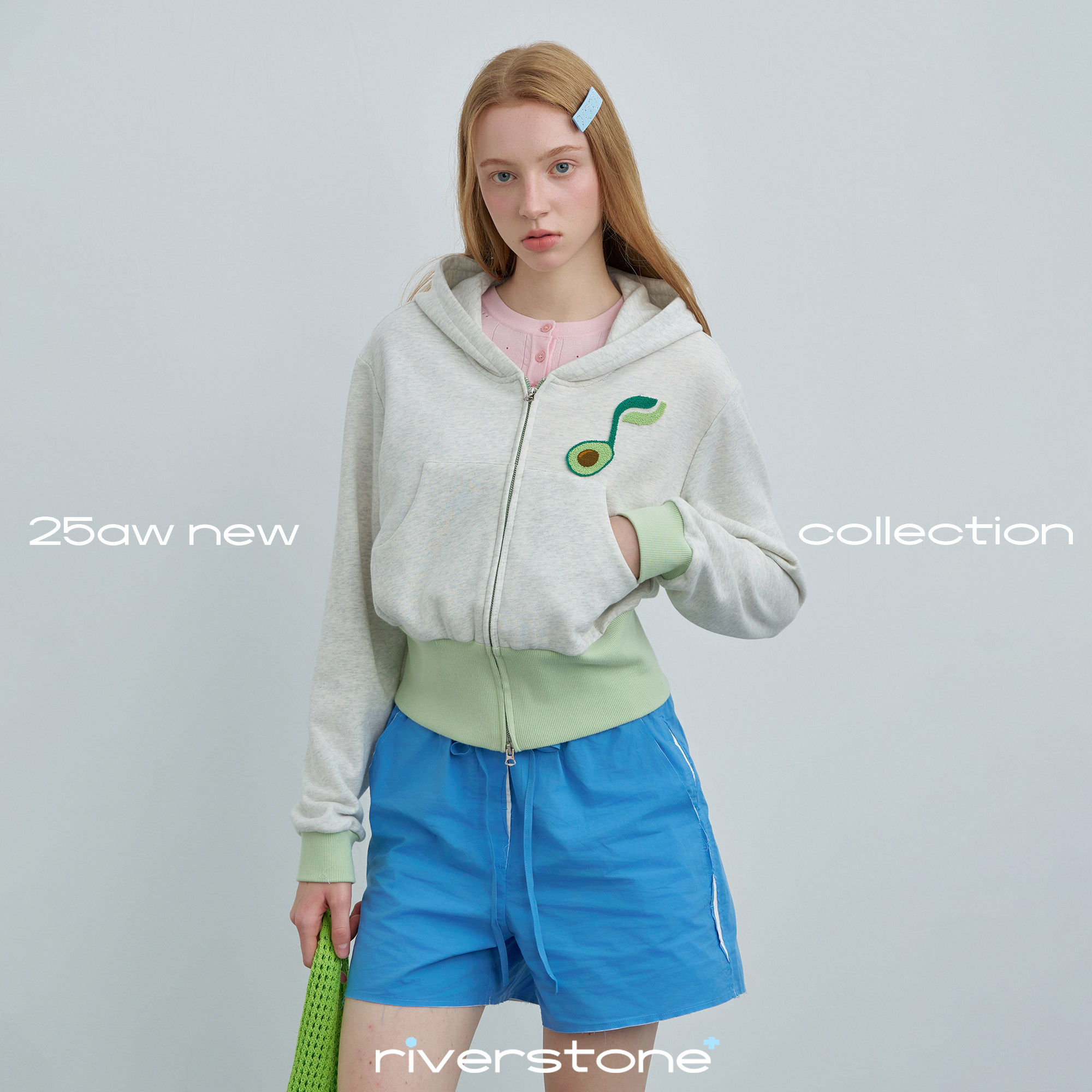 riverstone plus  短款刺绣牛油果音符连帽卫衣春撞色拼接外套女