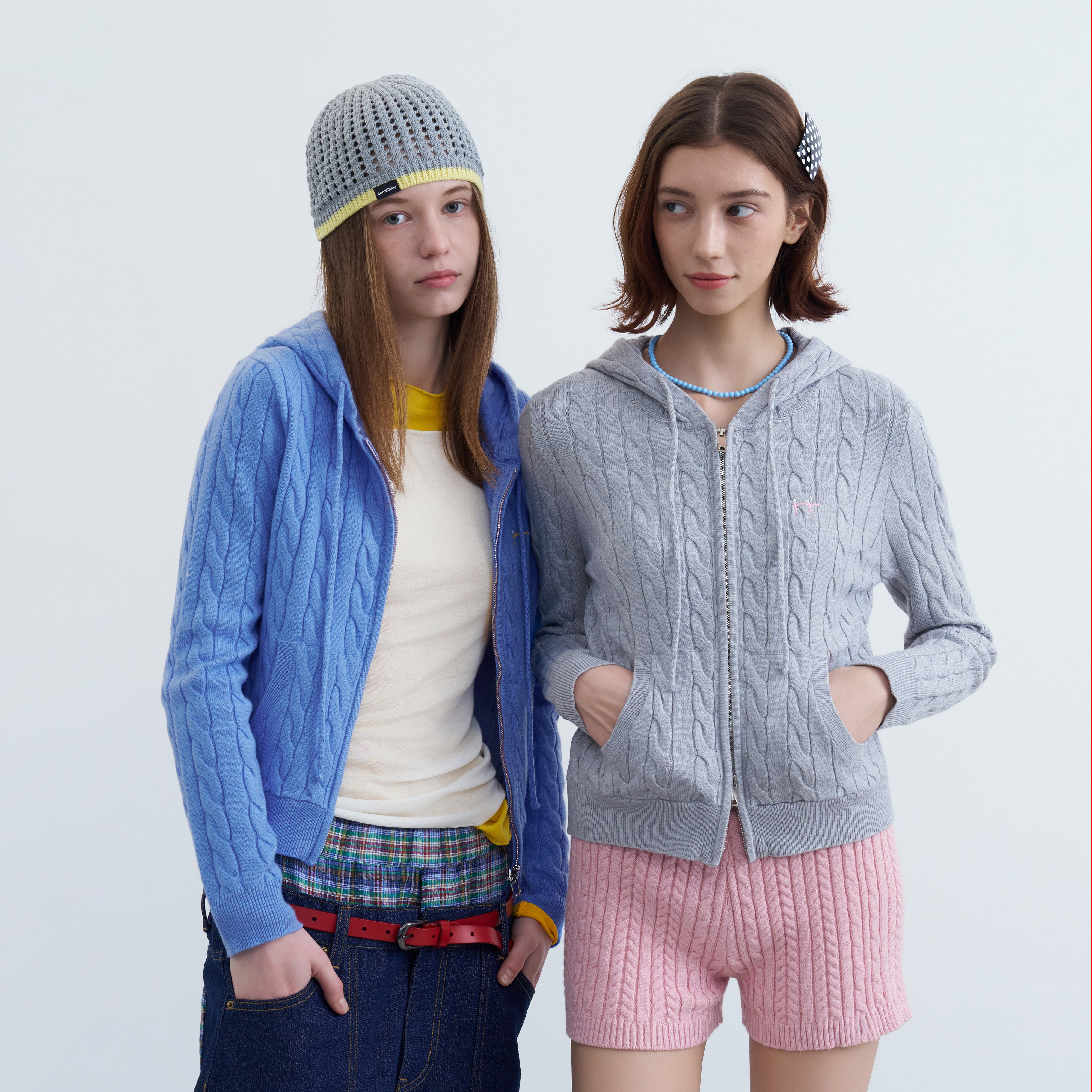 riverstone plus 连帽刺绣麻花纹修身显瘦毛衣女针织拉链开衫外套