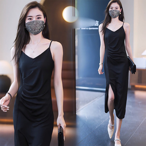 黑色网红吊带连衣裙女夏季开叉2026新款高级感中长气质显瘦小黑裙