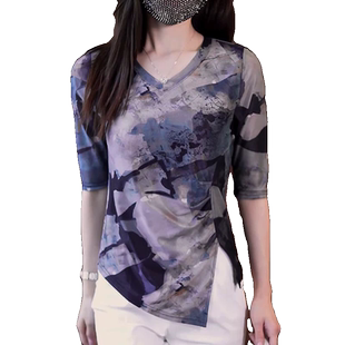 2026早春新款女装上衣薄款网纱打底衫V领时尚复古百搭T恤修身小衫