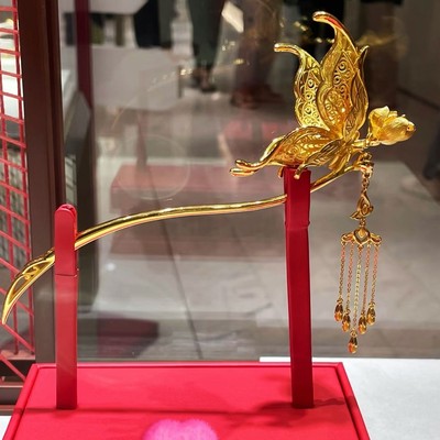 新款蝶恋花金色钗黄金色发簪女高颜值显气质经典设计蝴蝶婚嫁头饰
