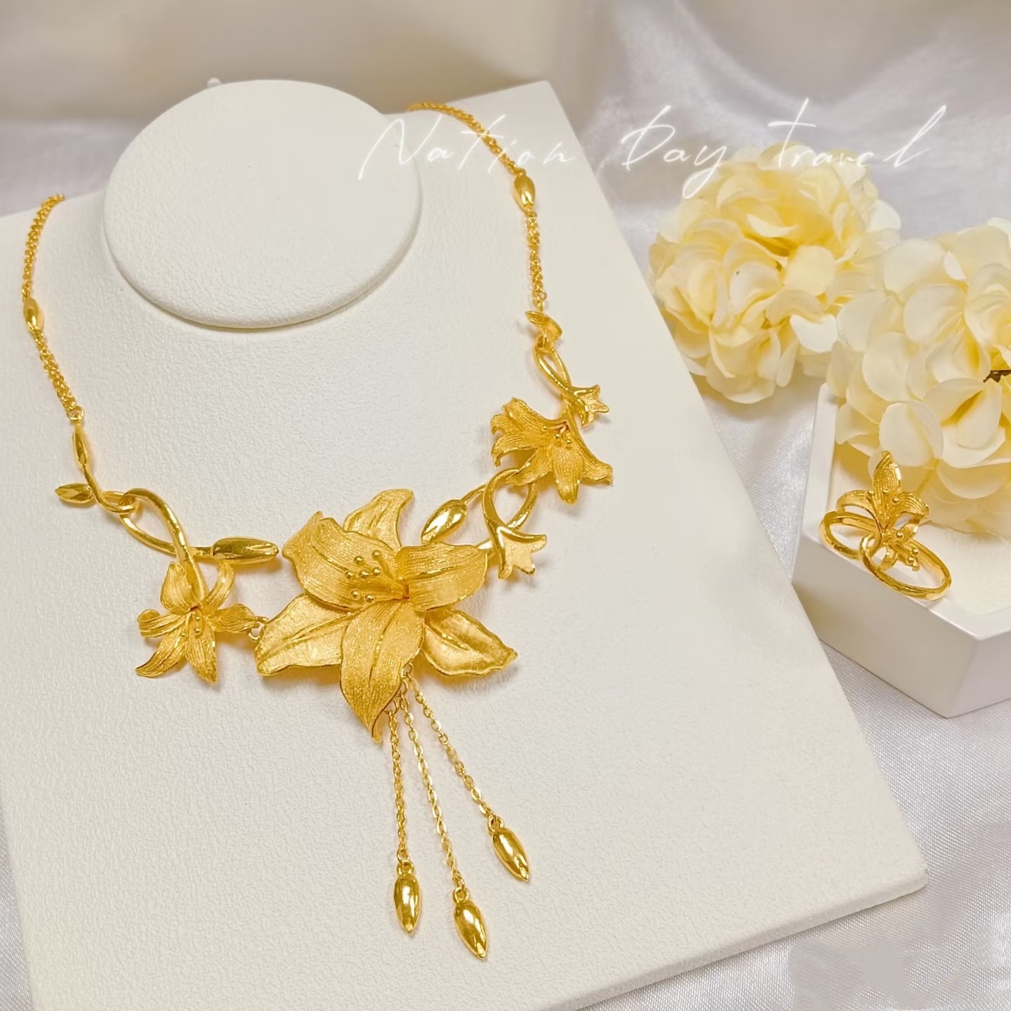 黄金色百合花流苏项链女结婚三金高级感百搭首饰秀禾婚嫁首饰