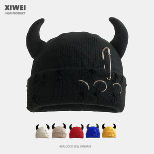 秋冬恶魔角帽保暖针织毛线帽万圣节牛角包头帽别针破洞针织瓜皮帽
