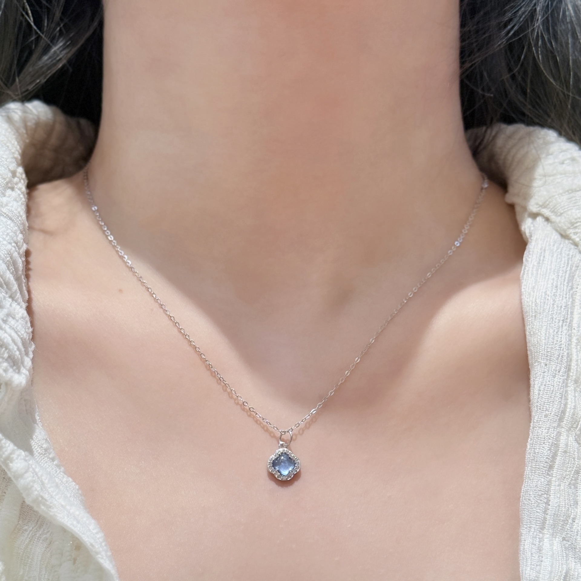 s925纯银天然海蓝宝幸运草吊坠四叶草项链轻奢高级感锁骨链女简约